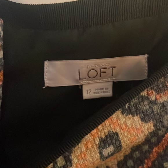 Loft patterned fall/winter skirt - Picture 2 of 4